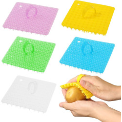 1 brosse à légumes flexible en silicone avec poignée